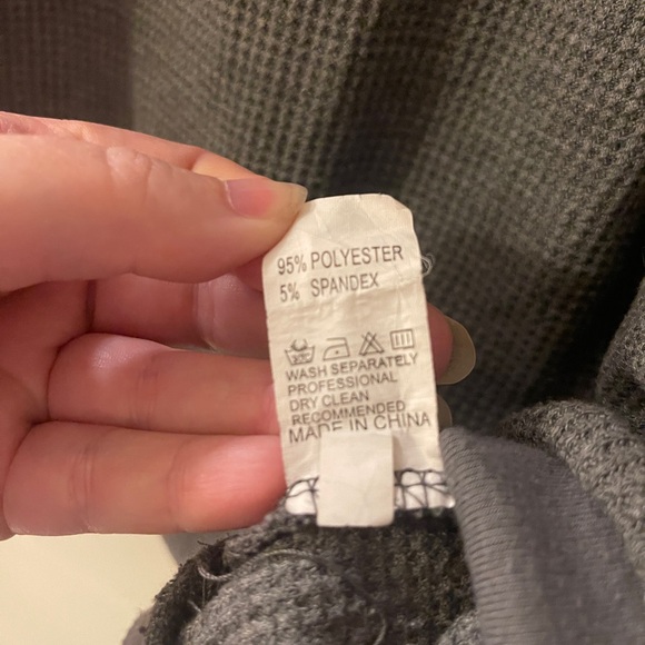 Double V neck sweatshirt size XL - Picture 2 of 2